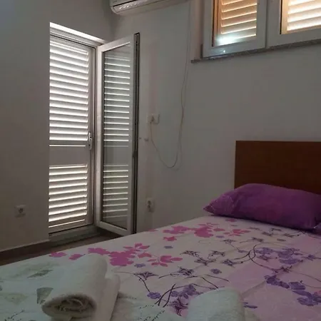 3 Minutes From The Beach Apartment Baska Voda